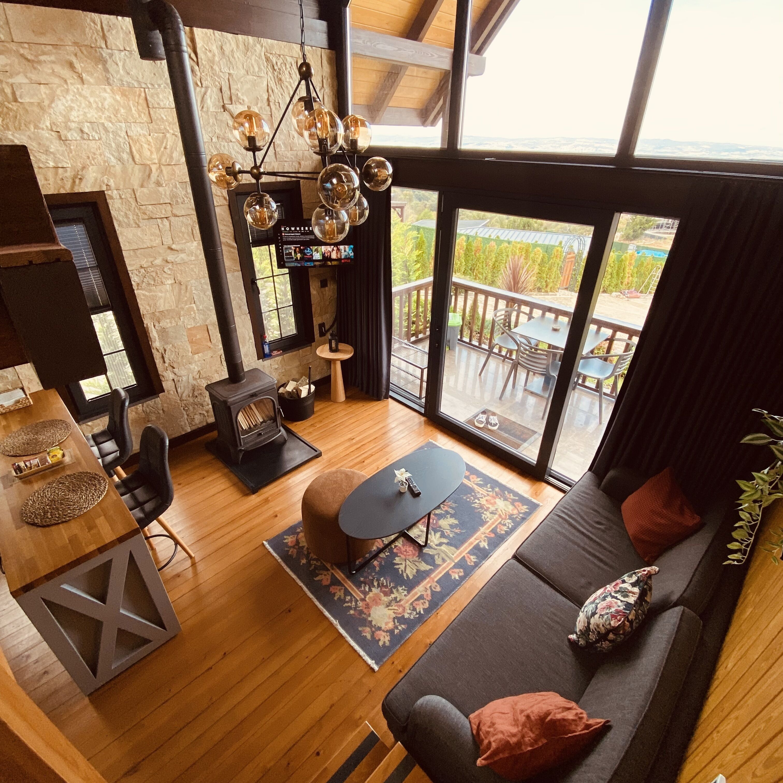 家庭木屋 | 遮光窗帘、免费婴儿床、免费 WiFi、床单