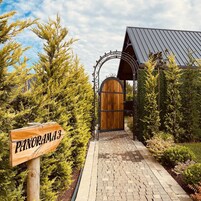 Family Chalet | Blackout drapes, free cribs/infant beds, free WiFi, bed sheets