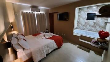 Meja kerja, Wi-Fi gratis, dan seprai linen