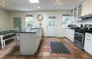 House, 3 Bedrooms | Private kitchen - Savannah Selfies by Lucky Savannah (Savannah)