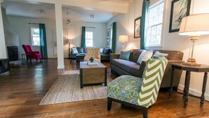 House, 3 Bedrooms | Living area - Savannah Selfies by Lucky Savannah (Savannah)