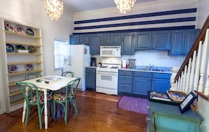 Interior - Juniper Cottage by Lucky Savannah (Savannah)