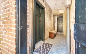 Apartamento, 2 habitaciones | Balcón