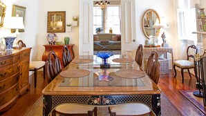 Private kitchen - Wilkes Pied-a-terre by Lucky Savannah (Savannah)