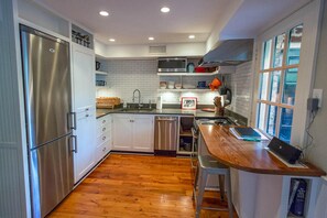 Townhome, 2 Bedrooms | Private kitchen - Gardenview on Calhoun by Lucky Savannah (Savannah)