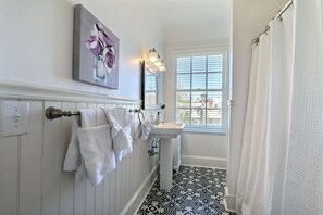 Apartment, 2 Schlafzimmer | Badezimmer | Handtücher