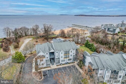 BEACH WITHOUT THE BUSTLE