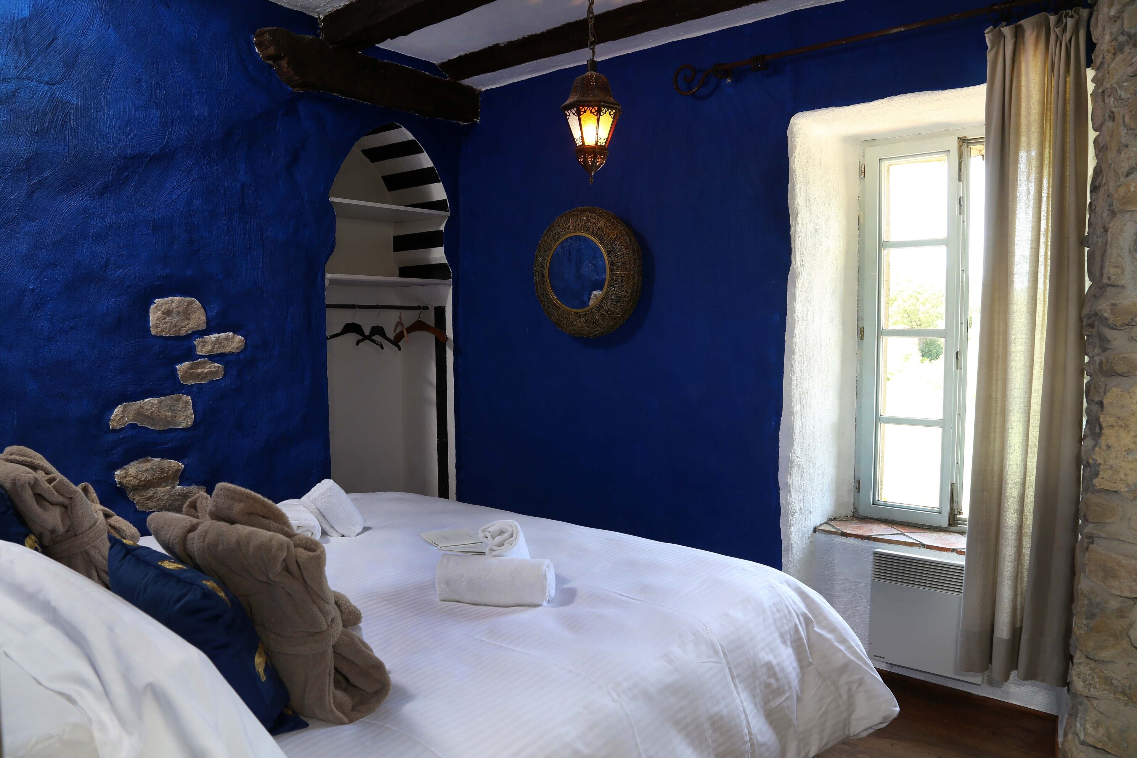 'Essaouira' Moroccan Inspired Apartment, Private Terrace in 13th Century Château