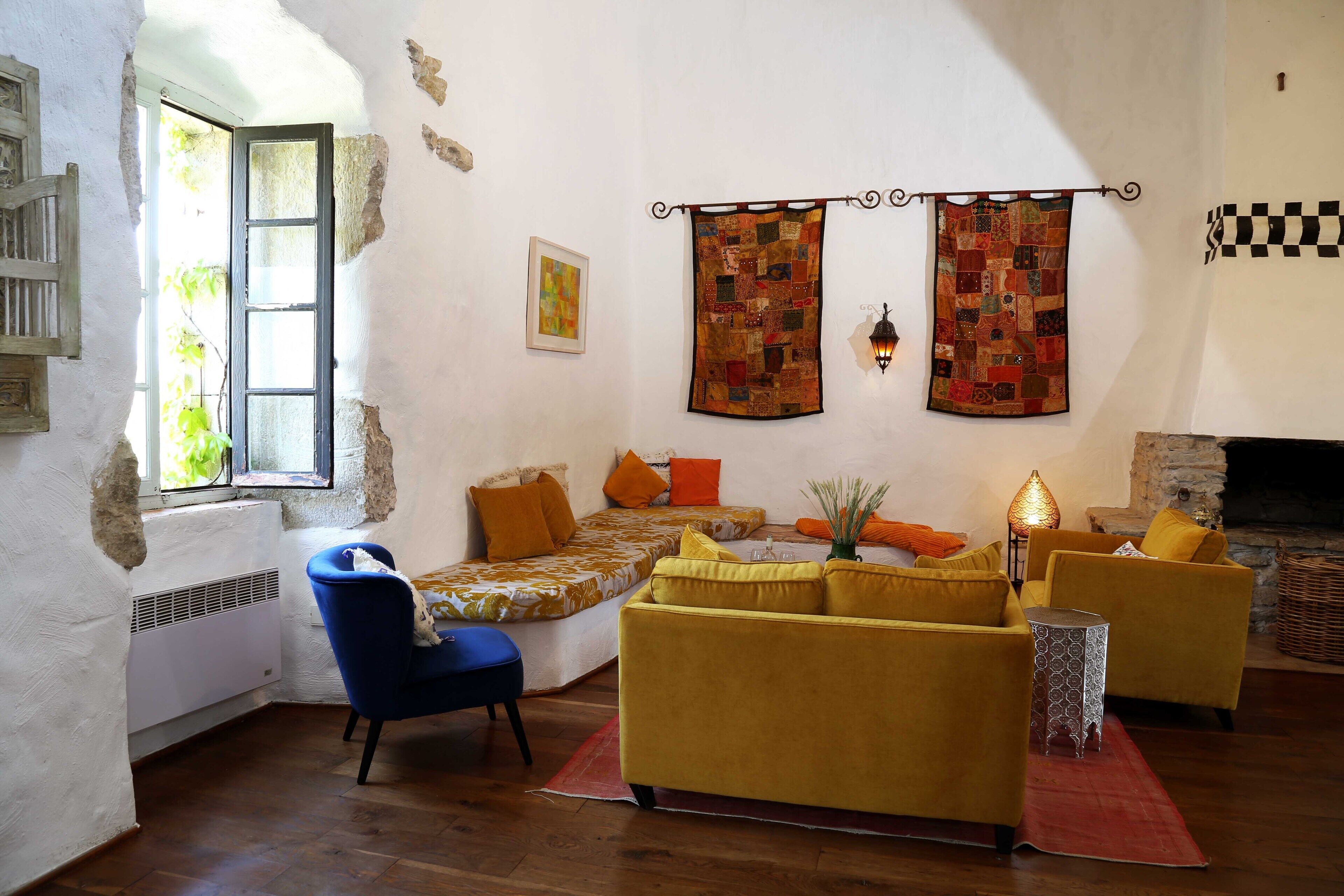 'Essaouira' Moroccan Inspired Apartment, Private Terrace in 13th Century Château