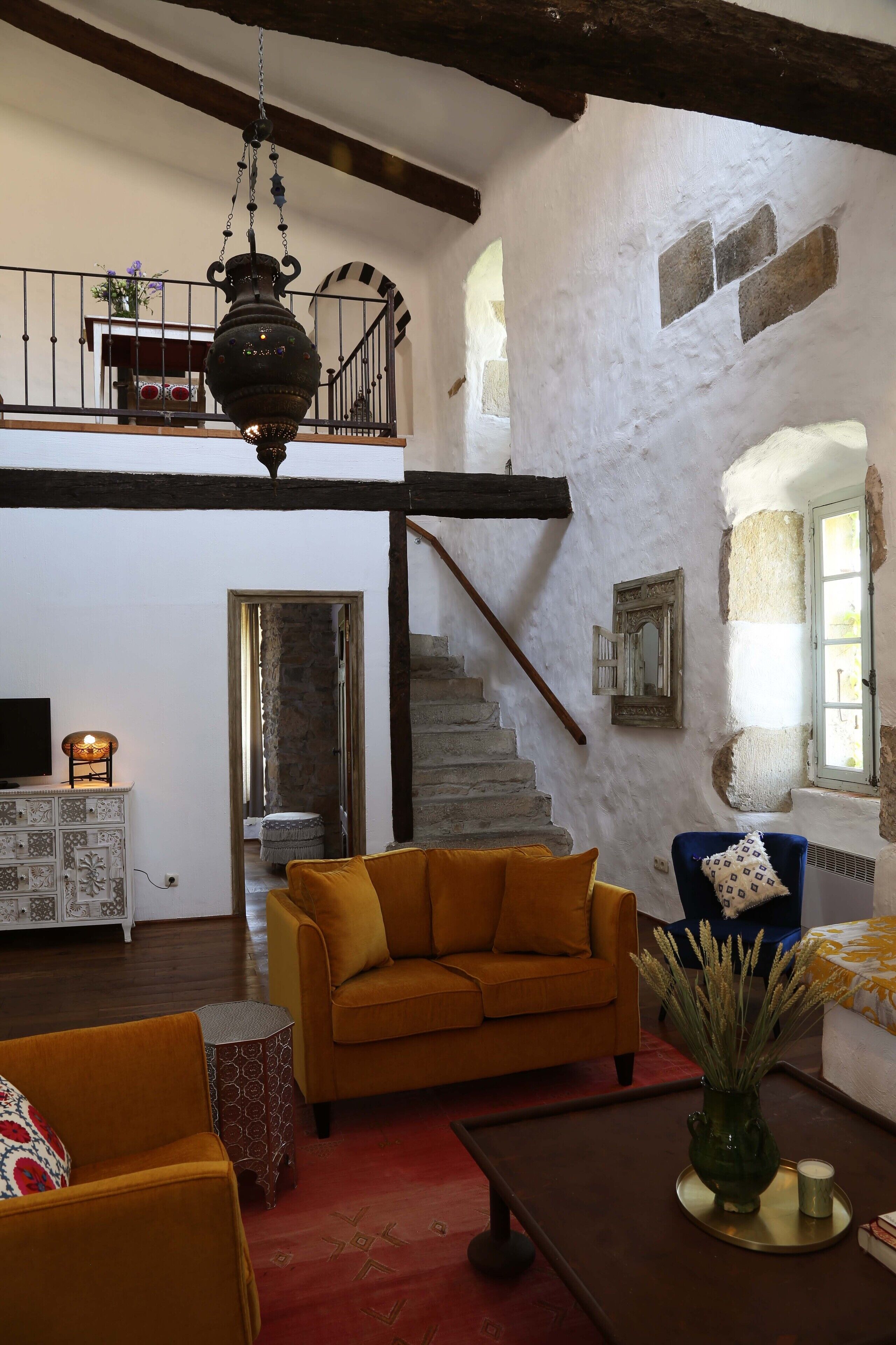 'Essaouira' Moroccan Inspired Apartment, Private Terrace in 13th Century Château
