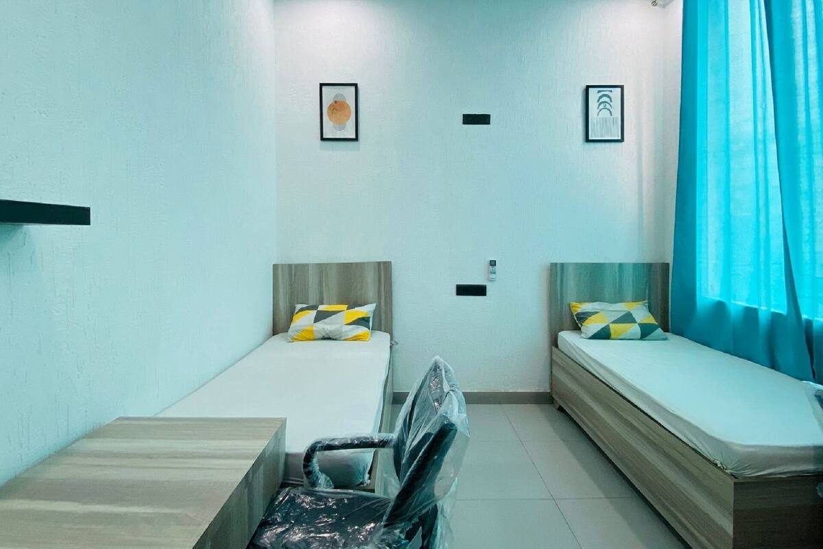 Deluxe kamer, alleen voor mannen, niet-roken, privébadkamer | 5 slaapkamers, een laptopwerkplek, beddengoed