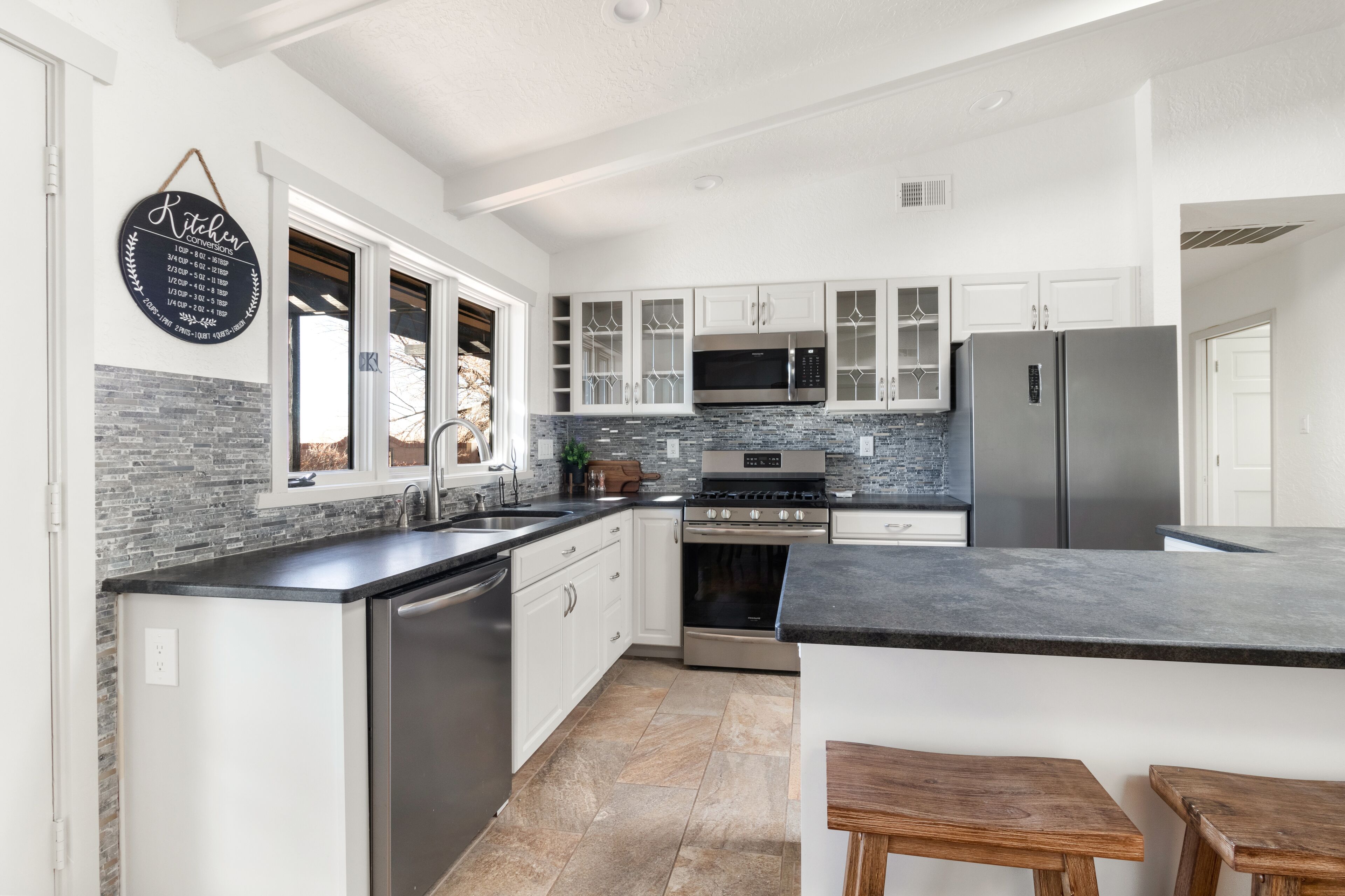 Private gated estate home, close to Tramway and Sandia Peak tram