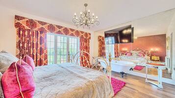 6 bedrooms, individually decorated, individually furnished, free WiFi