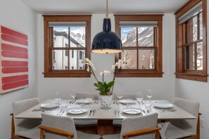 Dining - Ballard 203 North - 2Bd, 2.5Ba - Sleeps 4 - Downtown Condo + Mountain Views (Telluride)