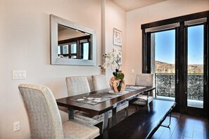 Condo, 2 habitaciones | Restaurantes