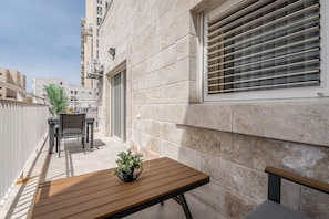 Apartment | Terrace/patio