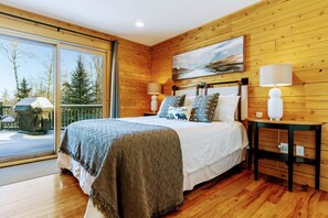4 bedrooms, iron/ironing board, travel cot, free WiFi