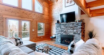 Luxury White Mountain Adventure Cabin & Sauna