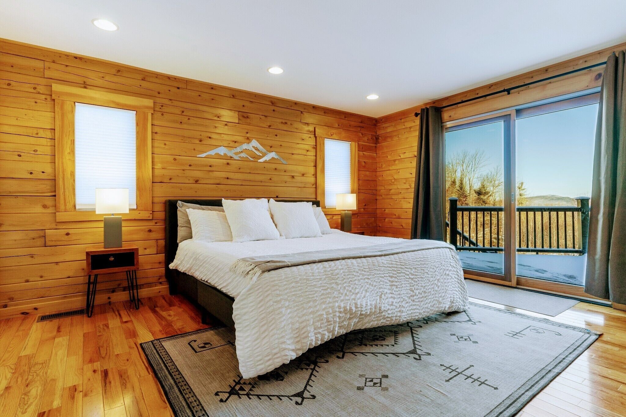 Luxury White Mountain Adventure Cabin & Sauna