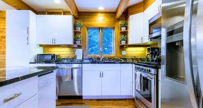 Luxury White Mountain Adventure Cabin & Sauna