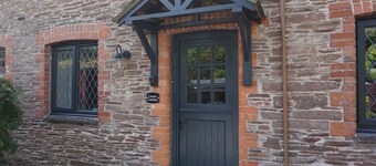 Dog friendly 2 bed barn - walking distance to Slapton Sands Beach & Slapton Ley