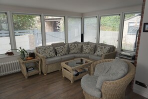 Smart TV, fireplace, video games, DVD player - Situated in a quaint village-walking distance to Slapton Sand Beach & Ley (Slapton)