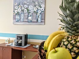 每日供应当地美食早餐（每人 EUR 6）