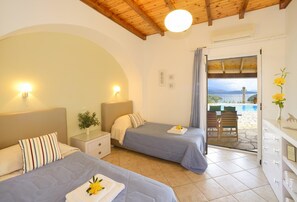3 bedrooms - Leonora s House in St Stefanos Bay (Corfu)