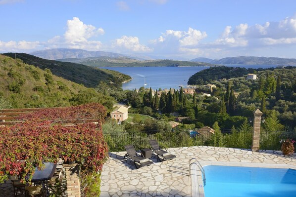 3 bedrooms - Leonora s House in St Stefanos Bay (Corfu)
