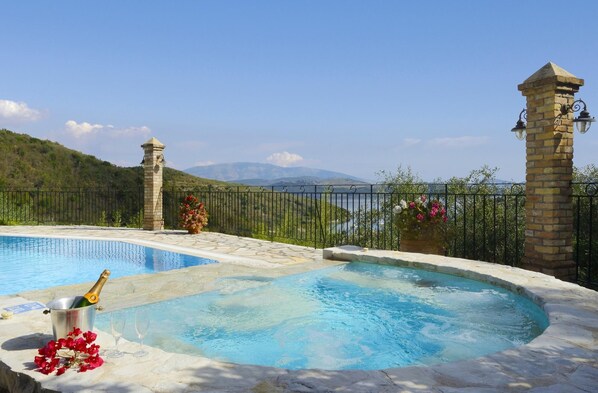 3 bedrooms - Leonora s House in St Stefanos Bay (Corfu)