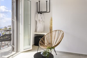 Suite Partial Sea View | Premium bedding, minibar, in-room safe, soundproofing - Sunset Windmills Suites (Mykonos)