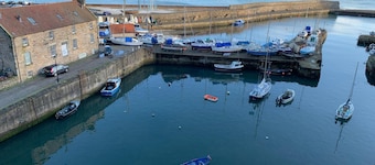 NEW Superb One Bedroom Getaway in Dysart Kirkcaldy