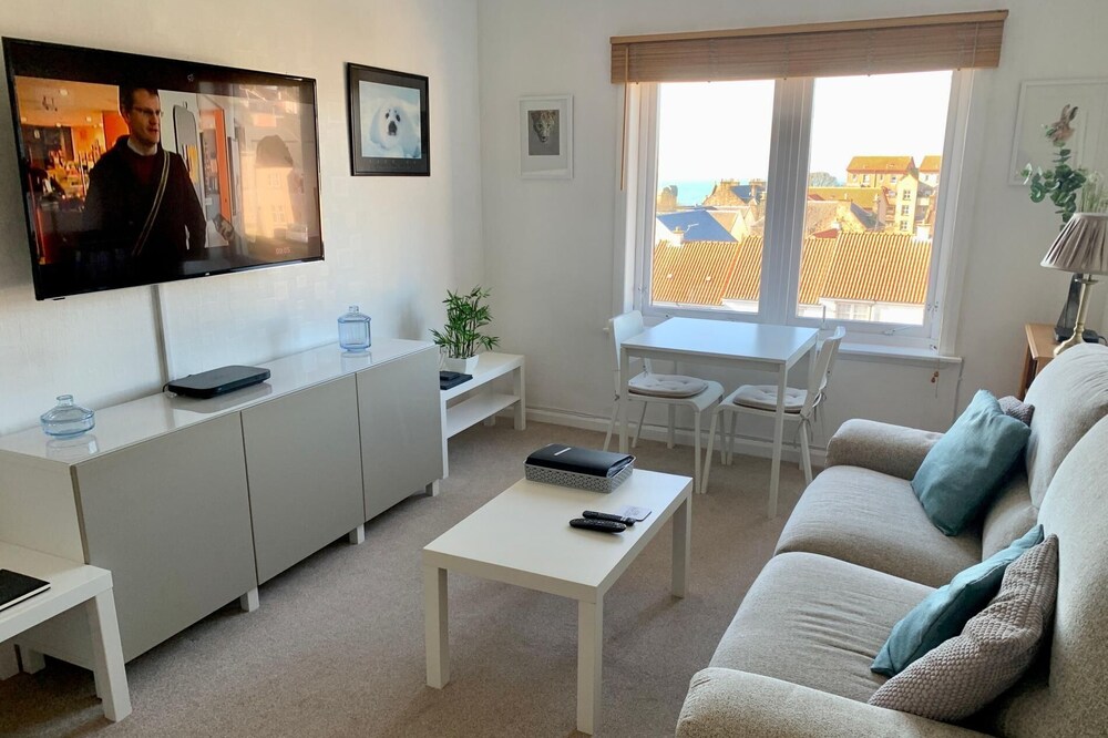 NEW Superb One Bedroom Getaway in Dysart Kirkcaldy