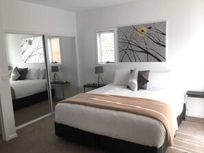 4 bedrooms, desk, iron/ironing board, travel crib