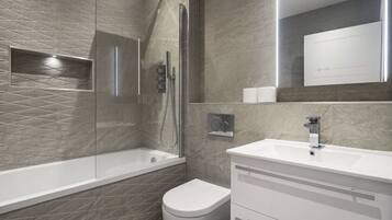 Doccia, asciugacapelli, asciugamani