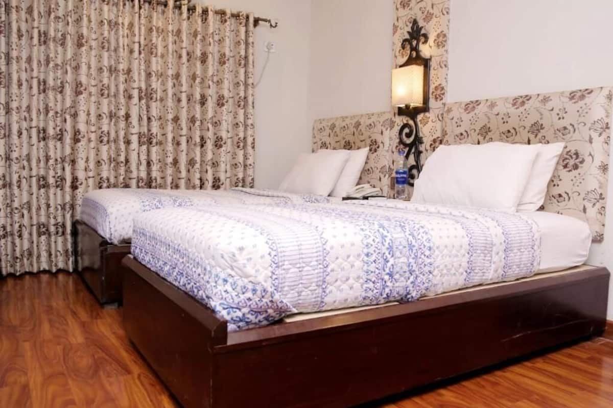 Deluxe Double Room | Free WiFi, bed sheets
