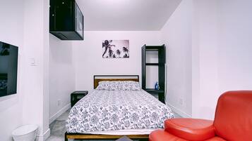 1 habitación, tabla de planchar con plancha, wifi y ropa de cama