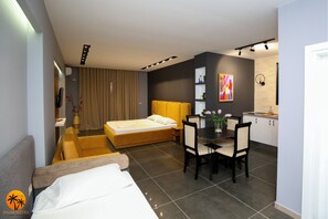 1 bedroom, iron/ironing board, free WiFi, bed sheets - Palm Suites Apartment-Suite (Vlorë)