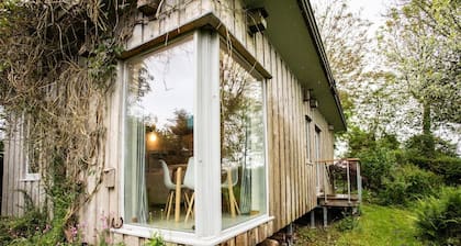 A gorgeous hideaway perfect for two, close to the coast