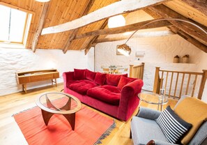 Smart TV, DVD player - A cosy country escape for two in the heart of Pembrokeshire (Saint Dogmaels)