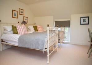 3 bedrooms, iron/ironing board, travel cot, free WiFi