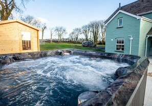 Bain à remous extérieur