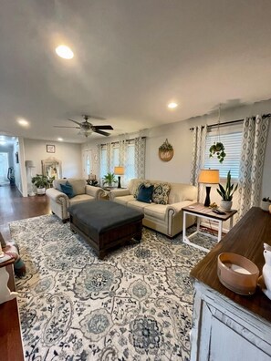 Smart TV - Newly Renovated House 10miles from Augusta National (North Augusta)