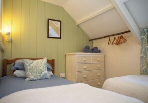 3 bedrooms, iron/ironing board, travel crib, bed sheets