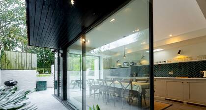 A stylish house for 6 in the heart of Newport, Pembrokeshire