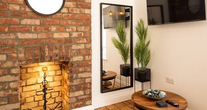 A light and airy apartment for 2 or 4 in the heart of St Dogmaels
