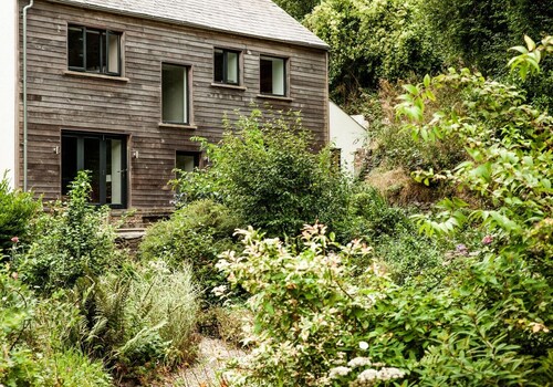 An incredible retreat on the coast for 10, with a beautiful garden