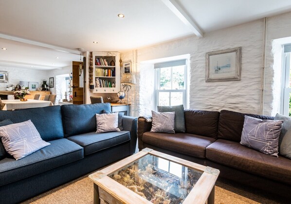 Smart TV, video games, DVD player