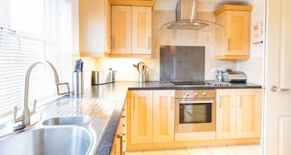 A luxurious seaside apartment for 5 in Newport Pembrokeshire