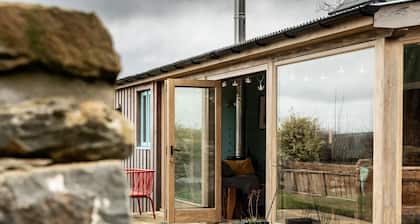 A cosy cottage for 5 at the foothills of the Preseli Mountains